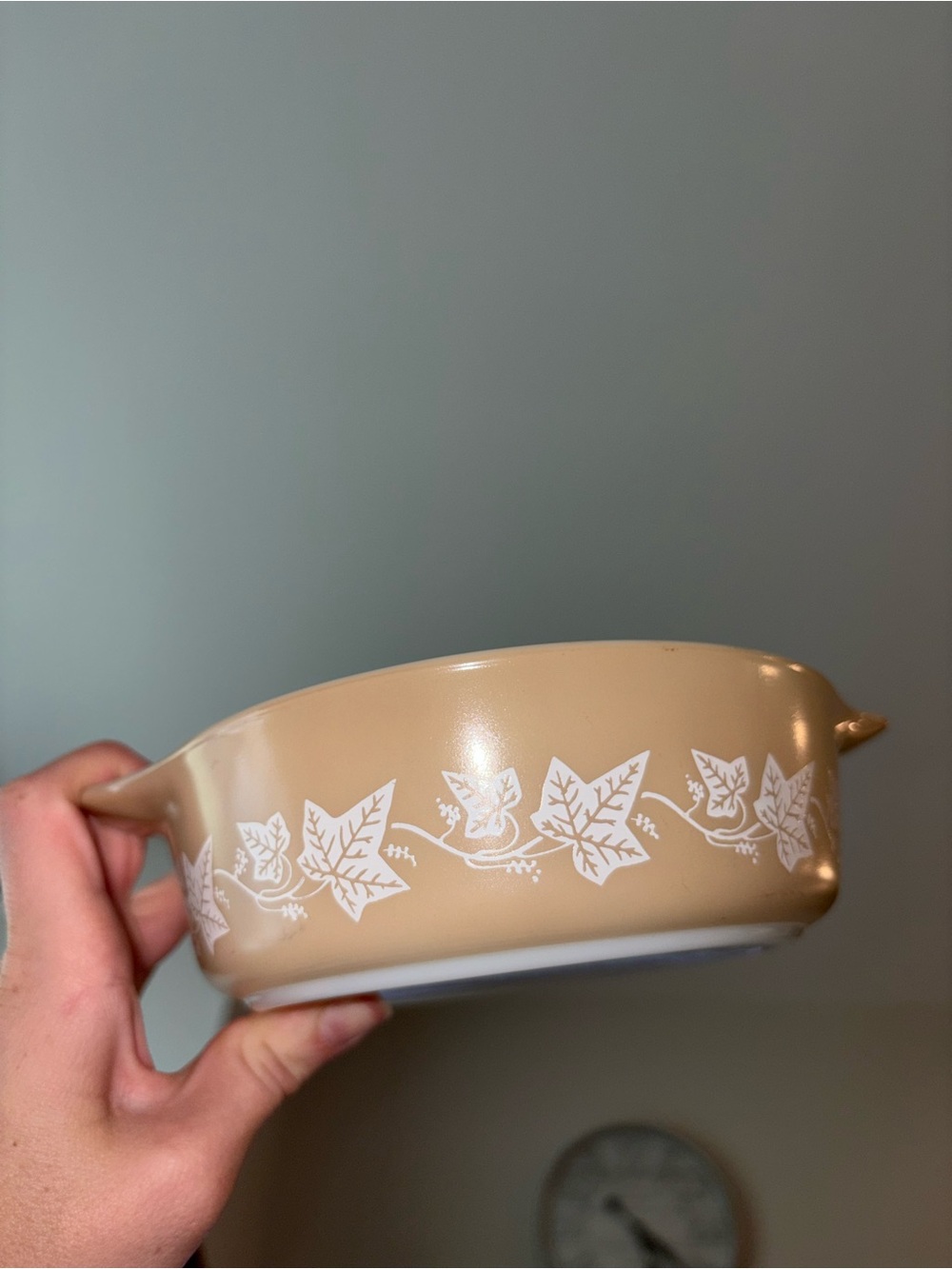 Vintage 1960s Pyrex Sandalwood Tan/Beige Ivy Casserole Dish | (1qt) | #471